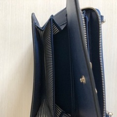 手提げ付き長財布の画像