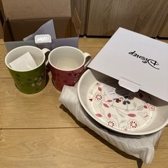 ヨークベニマル夏のシールで手に入れたディズニーの食器です