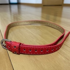 ジーユー　GU  赤　ベルト　星の画像