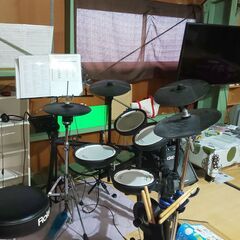 屋根裏部屋に楽器