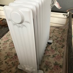 PHILIPS 1500EXオイルヒーター美品 暖房器具 キャスター付きの画像