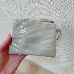 レザータッチのハンドバッグ　おまけ付きの画像