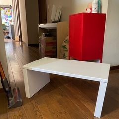 白い棚　机　エナメルっぽいの画像