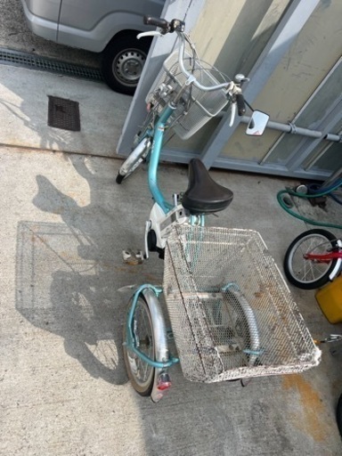 電動アシスト三輪自転車