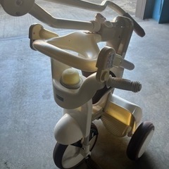 幼児用三輪車の画像