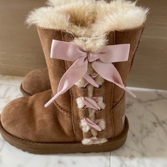 美品！UGG キッズ　ムートンブーツ　17センチの画像