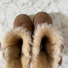 美品！UGG キッズ　ムートンブーツ　17センチの画像