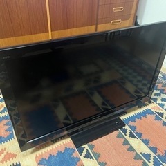【美品】薄型液晶テレビ　ビエラ　32V型