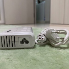海外旅行用変圧器 ACコンセント・USB搭載の画像