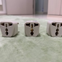 海外旅行用変圧器 ACコンセント・USB搭載の画像