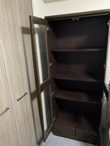 落ち着く木の本棚