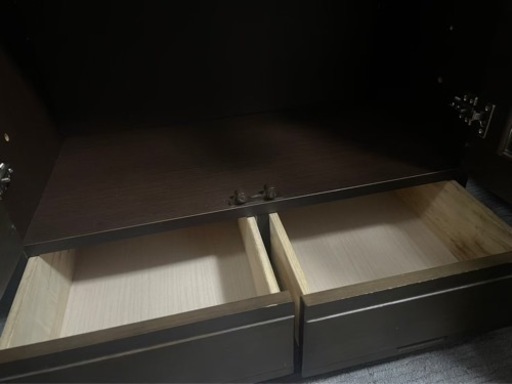 落ち着く木の本棚