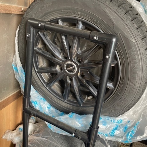 フリード スタッドレスタイヤ 15インチ