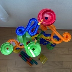 トイザらス　くるくるスロープ　知育玩具の画像