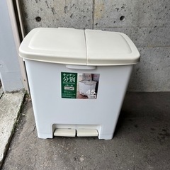 ②ゴミ箱300円