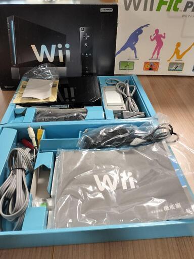 WiiとWii Fit Plus(ボードあり)、おまけつき