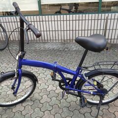 折りたたみ自転車　20インチ　綺麗なブルー　ライト・鍵付き