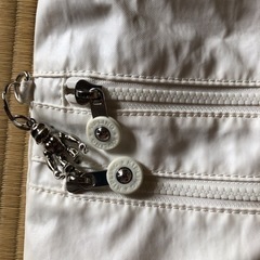 一度使用　キプリング　ショルダーバッグ　白の画像