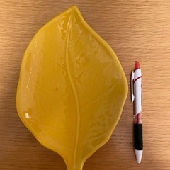 お皿 葉っぱの画像