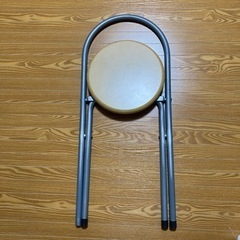 折り畳み椅子の画像