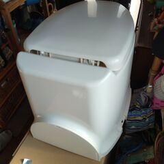 腰掛便座　中古品　比較的綺麗な品物です。の画像
