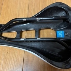 シマノプロ　ステルスカーボン　サドル　ホワイト　142mmの画像