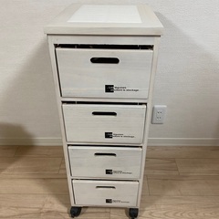 棚　天板がタイルで熱いものが置ける