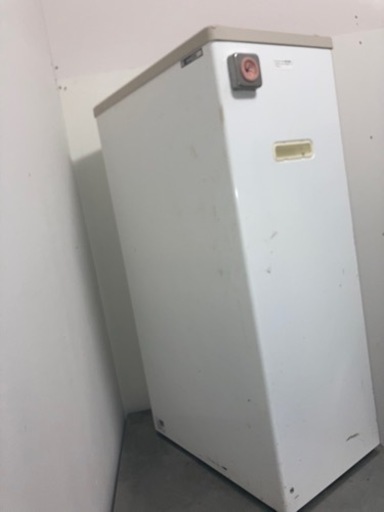 冷凍ストッカー