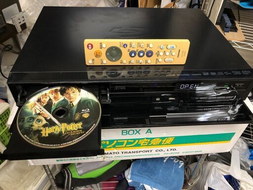 2番組同時録画(Ｗ録)＆USB外付けハードディスク（最大4TB）接続可　東芝　RD-BZ710　デジタルハイビジョンダブルチューナー内蔵HDD（500GB）搭載ブルーレイディスク/DVDレコーダー　HDMI接続対応　リモコン付属