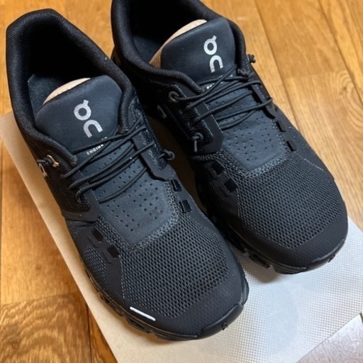 on cloud5 シューズ　人気のオールブラック　24.5cm