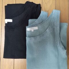 【美品】grove・ワールド／タンクトップ／Ｌサイズ／くすみグリーンとブラック／２枚セットの画像