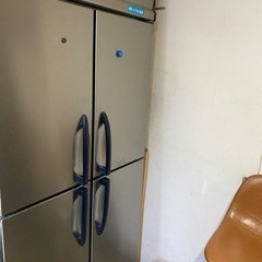 【業務用冷蔵庫】や【製氷機】など