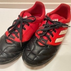 adidasキッズサッカーシューズ　21.5