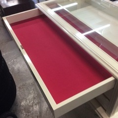 🎉 アンティーク風 猫脚 ディスプレイケース ホワイト 横幅 102cm 奥行き 56cm 高さ 101cm コレクションケース 店舗什器 の画像