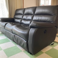 3人用電動本革テーブル付きリクライニングソファの画像