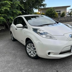 日産リーフX(30kw) 低走行1万5千km衝突軽減ブレーキ等フ...