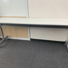 オフィス用の長机７台をお譲りしますの画像