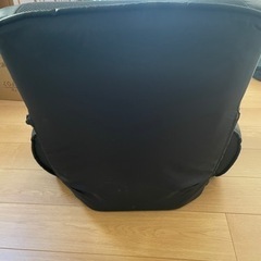 座椅子、ブラックの画像