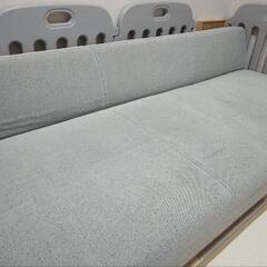 【取引中】ソファーベッド　三人掛けの画像
