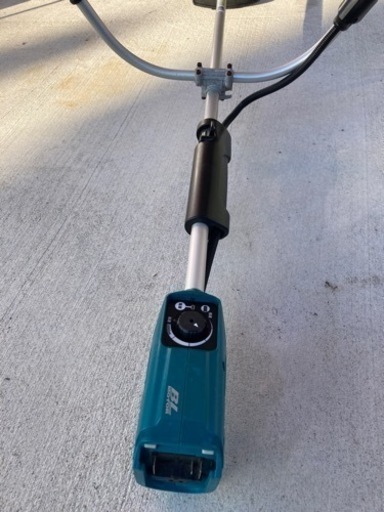中古品 □ makita コードレス草刈機 MUR182UDZ □ M □ IT0SVQCJZ0WG