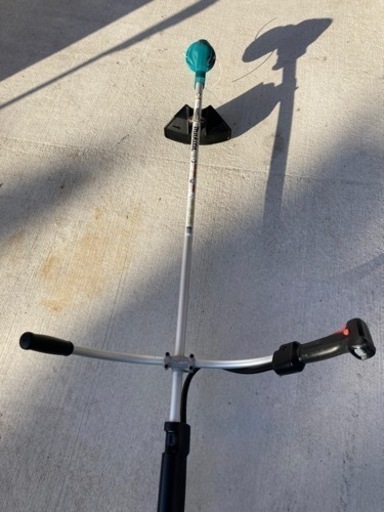 中古品 □ makita コードレス草刈機 MUR182UDZ □ M □ IT0SVQCJZ0WG