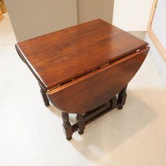 松本民芸家具のM型バタフライテーブルです。ミズメザクラ無垢材を使用したクラシカルな伸長式ダイニングテーブル。使い込むほどに美しさと味わいが増すゲートレッグテーブルでダイニングを寛ぎ空間に。DI425の画像