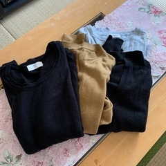 お話し中　薄手のニットです。Ｍ〜Ｌサイズくらい
