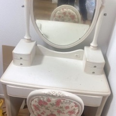 ロココ調ドレッサー