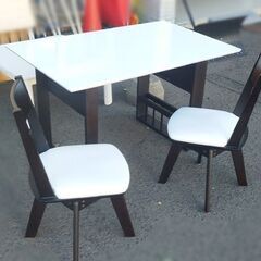 ニトリ 伸長式 ダイニングテーブル 3点セット バタフライ テーブル 2〜4人掛け 回転イス×２ 全幅120cm ホワイト NITORI 札幌市 中央区 南12条の画像