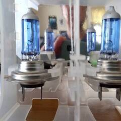 【無料】車のヘッドライトランプ（バルブ）の画像