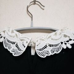 黒ニットセーター 襟 レース ホワイト 厚手 韓国 レディースの画像