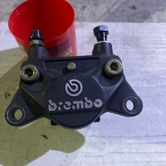 ブレンボキャリパー　84ｍｍピッチ　カニキャリパー　アドレスV1...