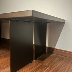 ウォールナット天板+スチール黒塗装の無骨なコーヒーテーブルの画像