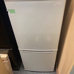 ☆中古￥12,300！ニトリ　106㍑2ドア冷蔵庫　家電　2019年製　NTR-106型　幅48㎝ｘ奥行49㎝ｘ高さ113㎝　【BI151】